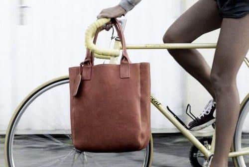 bolsas en el manillar de la bicicleta